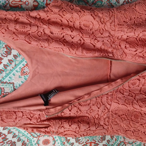 Forever 21 Coral Pink Sleeveless Blouse, Size S - Picture 10 of 10